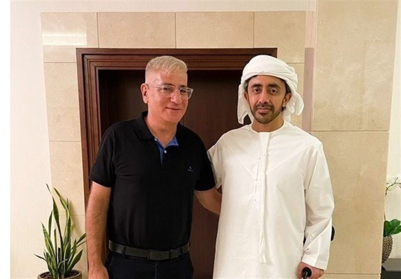 سفیر رژیم صهیونیستی در امارات استوارنامه خود را تحویل داد