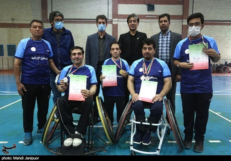دیدار پایانی دومین دوره مسابقات پارابدمینتون قهرمانی کشور در اصفهان به روایت تصویر