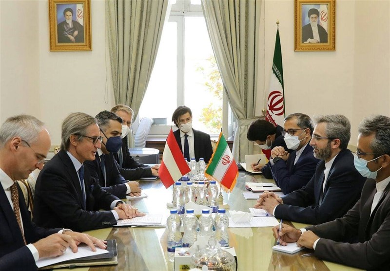 Iran, Austria Hold Political Talks in Tehran