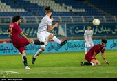 دیدار تیمهای فوتبال پدیده مشهد و آلومینیوم اراک