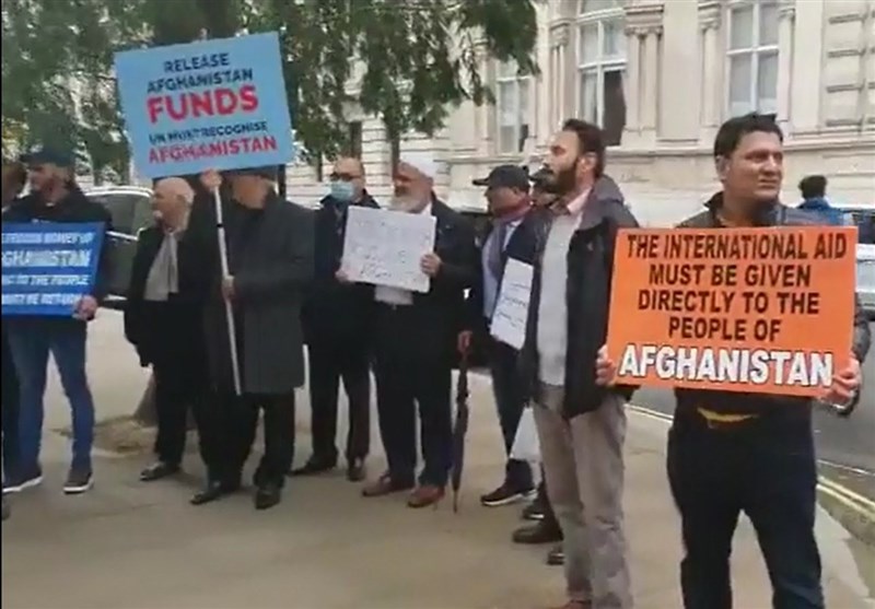تجمع افغان‌های مقیم لندن برای آزادسازی دارایی‌های افغانستان
