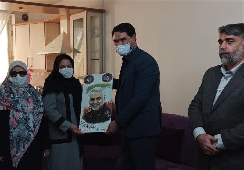 دیدار مسئولان ورزش کشور با خانواده شهید ورزشکار اهل تسنن
