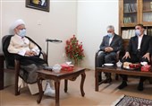 نماینده ولی فقیه در استان مرکزی: در برخی نهادها و دستگاههای دولتی شاهد اسراف هستیم