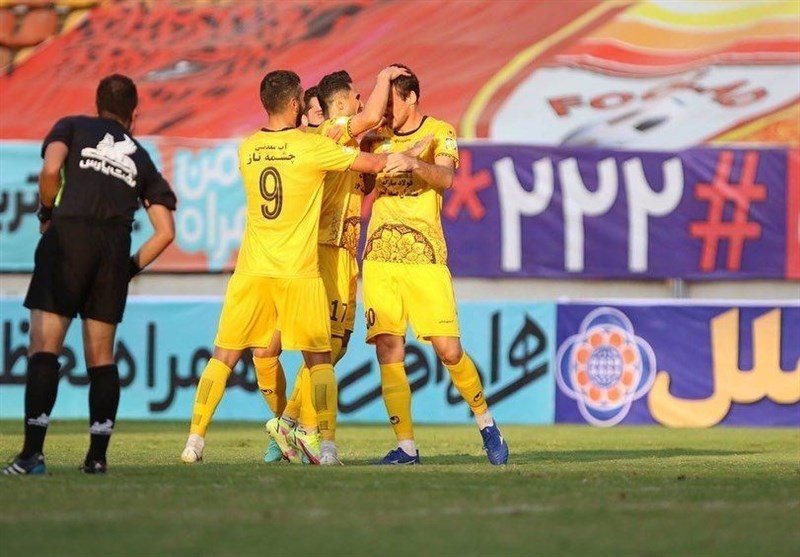 Sepahan Downs Naft Majed Soleyman in IPL