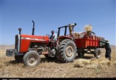 کمبود سوخت ماشین‌های کشاورزی در محروم‌ترین شهر ایران/گلایه کشاورزان ‌مهرانی از وضعیت سهمیه‌
