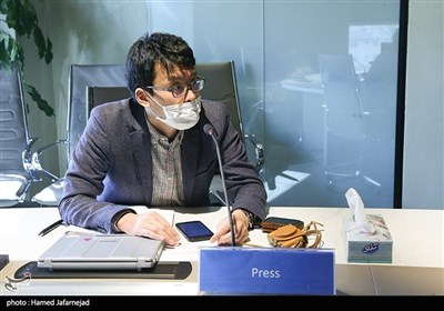 پرسش خبرنگار ژاپن از محمدحسین نیکنام مدیرکل روابط بین الملل وزارت بهداشت،درمان و آموزش پزشکی