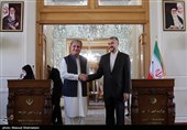 İran İle Pakistan Dışişleri Bakanları Görüştü