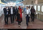 بازدید هنرمندان از کارخانه تولیدی رویال خواب آسایش با بیش از 300 کارگر بهبود یافته