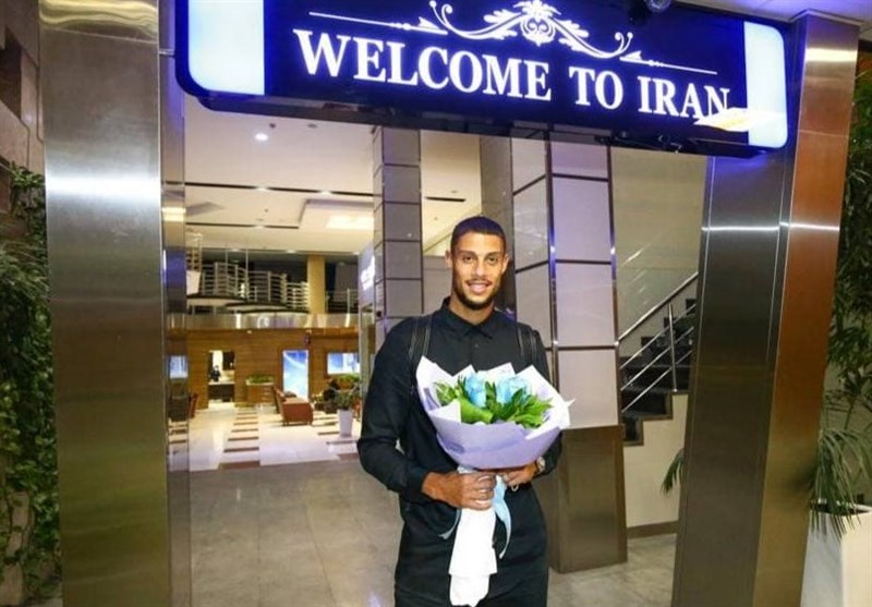 Esteghlal Close to Signing Rudy Gestede