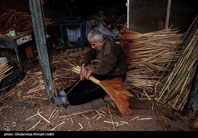 جاروبافی در امیر کلا - بابل