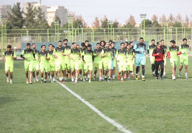 پایان اعتصاب در مشهد؛ بازیکنان پدیده با میثاقیان تمرین کردند + تصاویر