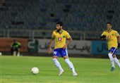 جام حذفی فوتبال| برتری پرگل صنعت نفت مقابل شمس آذر در نیمه اول