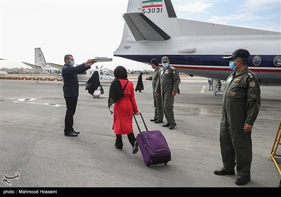 اعزام خانواده شهدای ارتش با هواپیمای فرندشیپ اورهال شده به مشهد مقدس