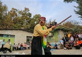 پانزدهمین جشنواره تئاتر خیابانی مریوان| بازگویی خاطره تلخ یک تئاتر از جنایت رژیم بعث عراق در بمباران شیمیایی‌
