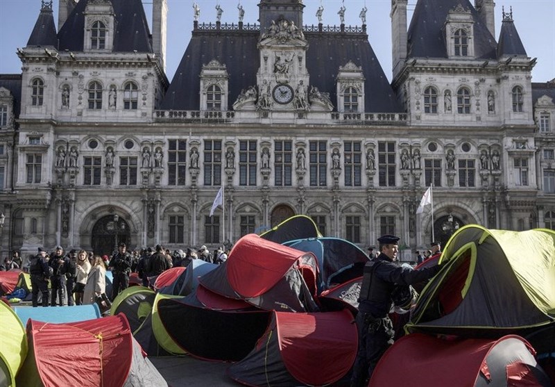 French Police Disperse Protest by Homeless Migrants Demanding Accommodation (+Video)