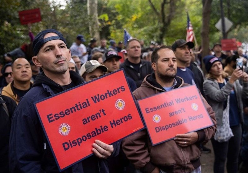 NYC Firefighters, Police Protest Vaccine Mandate outside Mayor&apos;s Residence (+Video)