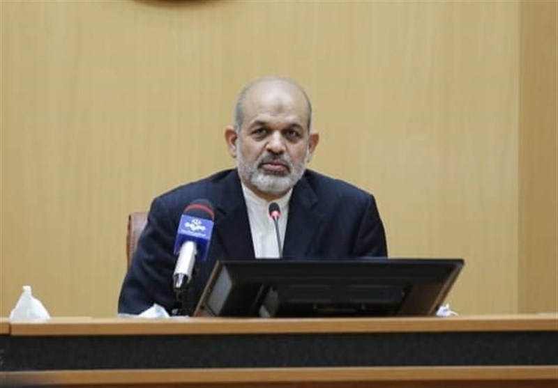 قدردانی وزیر کشور از قدرت‌نمایی نیروی دریایی سپاه در دریای عمان/ آمریکا در برابر ایران ‌به ذلت کشیده شد