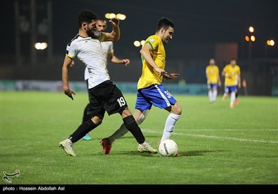 دیدار تیمهای فوتبال نفت آبادان و فجر سپاسی