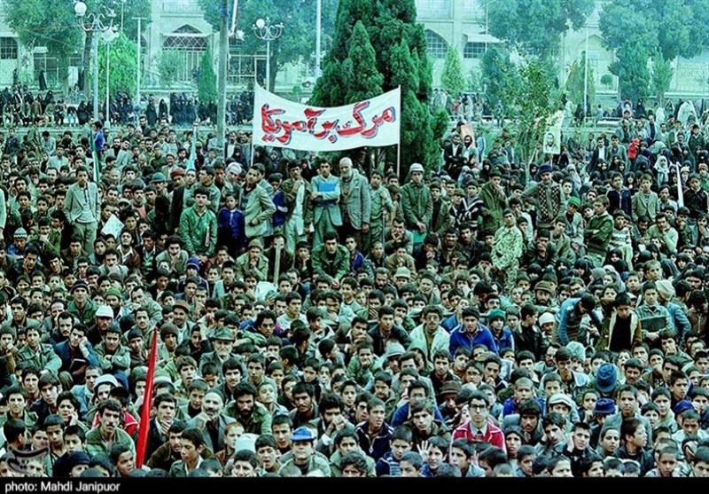 رژه بسیج دانش‌آموزی استان اصفهان در 13 آبان‌ماه 1360 به‌روایت تصویر
