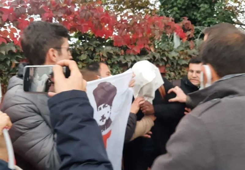 US Soldiers Humiliated by Turkish Nationalist Youth Group (+Photos)