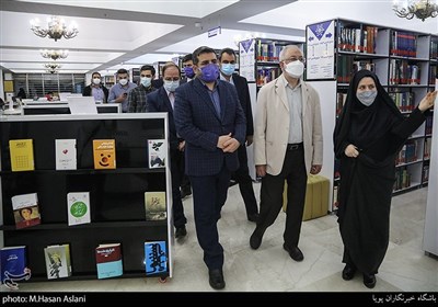 بازدید سر زده دکتر محمدمهدی اسماعیلی، وزیر فرهنگ و ارشاد اسلامی از کتبخانه مرکزی پارک شهر