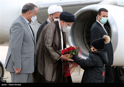 استقبال از آیت‌الله سید ابراهیم رئیسی رئیس‌جمهور در فرودگاه سمنان 