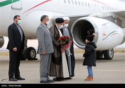 استقبال از آیت‌الله سید ابراهیم رئیسی رئیس‌جمهور در فرودگاه سمنان 