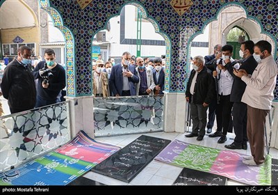 ادای احترام به شهدای گمنام در مسجد علی ابن الحسین (ع) با حضور علیرضا زاکانی شهردار تهران