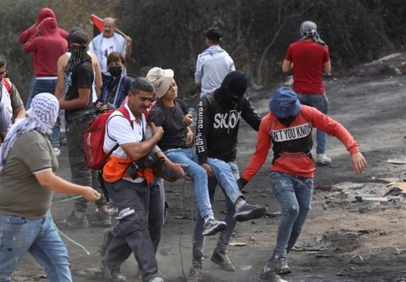 یورش گسترده صهیونیستها به جنوب نابلس/ یک جوان فلسطینی به ضرب گلوله زخمی شد