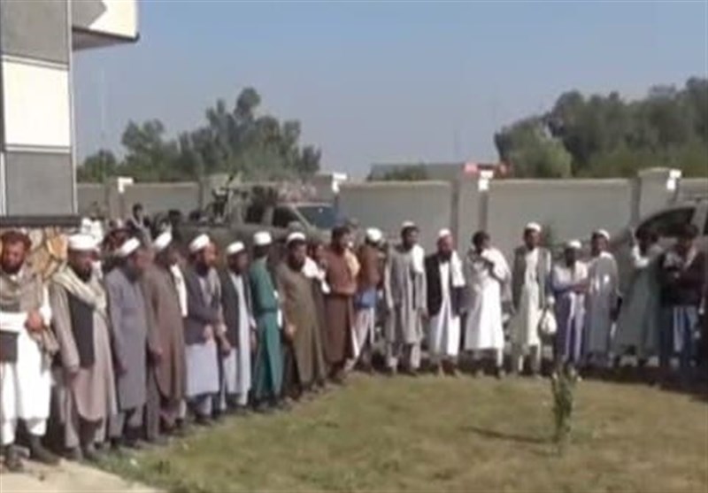 تسلیم شدن 55 عضو داعش در شرق افغانستان به طالبان
