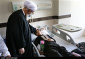 عیادت آیت الله رضا رمضانی  دبیرکل مجمع جهانی اهل‌بیت(ع)  از مجروحان حادثه تروریستی مسجدشیعیان قندهار افغانستان