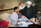 عیادت آیت الله رضا رمضانی  دبیرکل مجمع جهانی اهل‌بیت(ع)  از مجروحان حادثه تروریستی مسجدشیعیان قندهار افغانستان