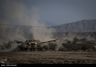 Army Carries on Large-Scale Zolfaqar-1400 Drills in Makran, South of Iran
