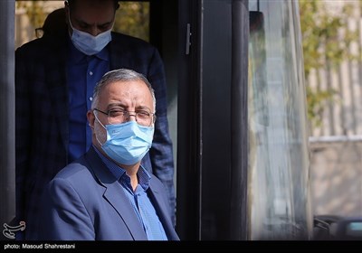  علیرضا زاکانی شهردار تهران در آیین بهره‌برداری از 110 دستگاه اتوبوس در ناوگان حمل‌ونقل عمومی