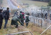 انگلیس و استونی برای مقابله با مهاجران به کمک لهستان می‌آیند/ چراغ سبز مرکل به لیتوانی برای تقویت مرزها
