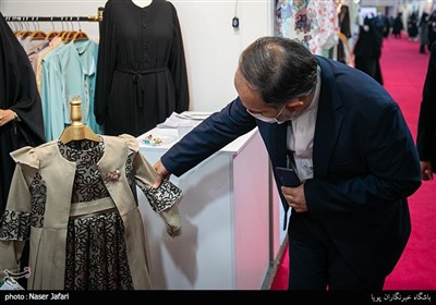  بازدید سید مجید امامی دبیر شورای فرهنگ عمومی کشور از نمایشگاه عفاف و حجاب