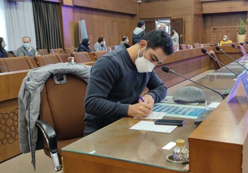 دومین دوره انتخابات کمیسیون ورزشکاران| حسین‌خانی نخستین رای را داخل صندوق انداخت