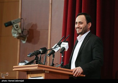 سخنرانی علی بهادری رییس مرکز وکلا و سخنگوی جدید دولت 