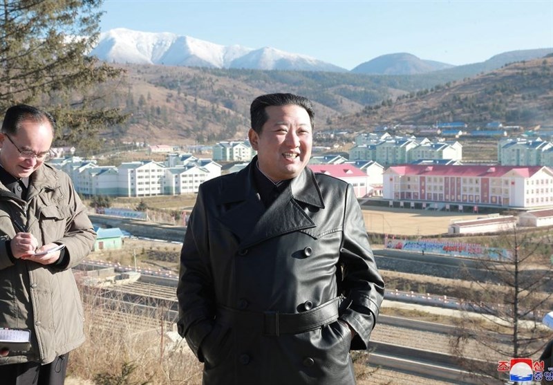 تازه ترین تصاویر کیم جونگ اون پس از یک ماه/ ساخت &quot;اتوپیای سوسیالیستی&quot; در مرز چین و کره