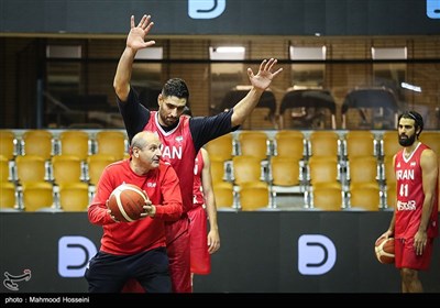 مصطفی هاشمی سرمربی تیم ملی بسکتبال