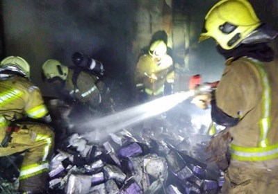  نجات ۲ کارگر محبوس شده از میان شعله‌های سرکش آتش + تصاویر 