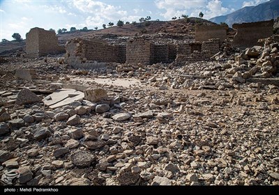 آشکار شدن روستاهای مدفون در دریاچه سد کارون 3