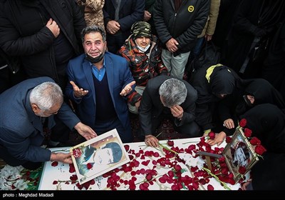 حضور خانواده شهید شفیعی برسر مزار شهید پس از 39 سال