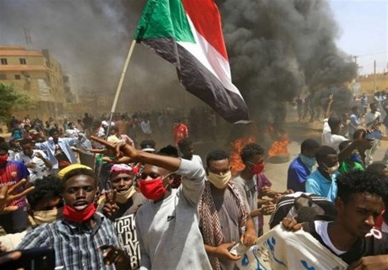 کشور سودان، نخست وزیر دولت انتقالی سودان، 
