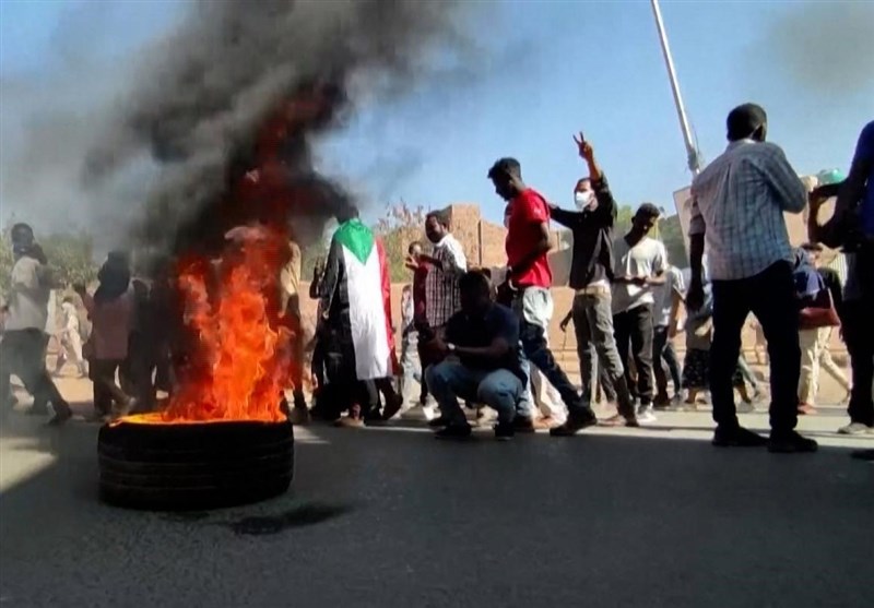 Sudan Police Use Tear Gas against Protesters in Khartoum (+Video)