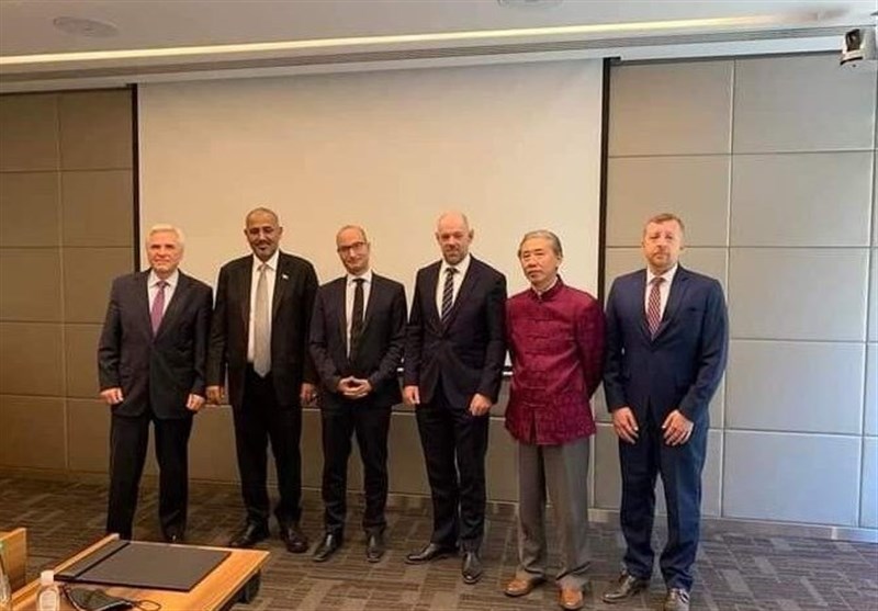 یمن| دیدار رئیس نیروهای نیابتی امارات با سفرای اعضای شورای امنیت/ تلاش ابوظبی برای سرکوب متحد عربستان