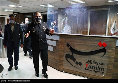 حضور امیر دریادار شهرام ایرانی فرمانده نیروی دریایی ارتش در خبرگزاری تسنیم