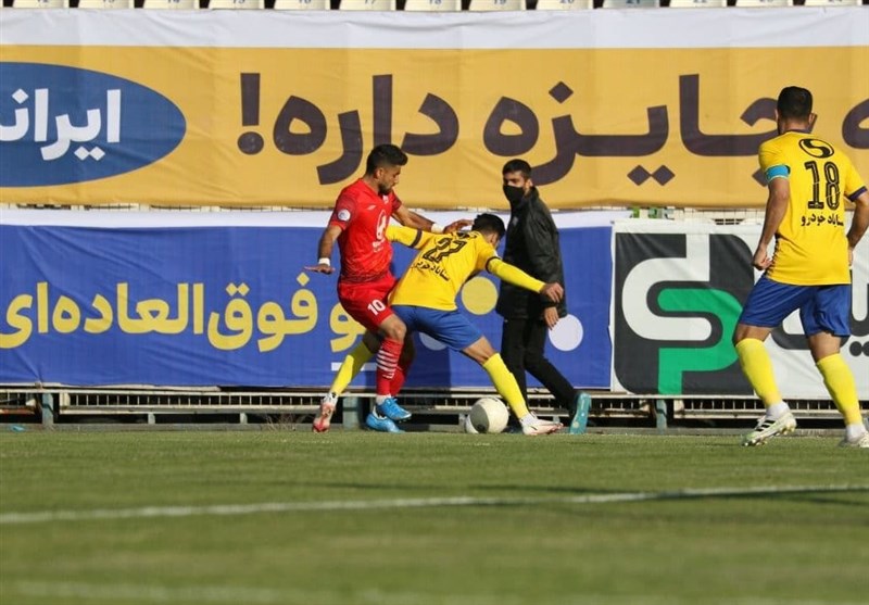 لیگ برتر فوتبال| پیروزی تراکتور و نساجی و تساوی 2 دیدار در نیمه اول