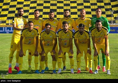 دیدار تیمهای فوتبال فجر شهید سپاسی شیراز و سپاهان اصفهان