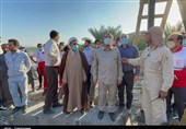 بازدید معاون رئیسجمهور از مناطق زلزلهزده بخش فین / عزم جدی دولت برای بازسازی منطقه + تصاویر
